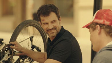Sergio le confiesa a Héctor qué hizo la noche que mataron a Ainhoa