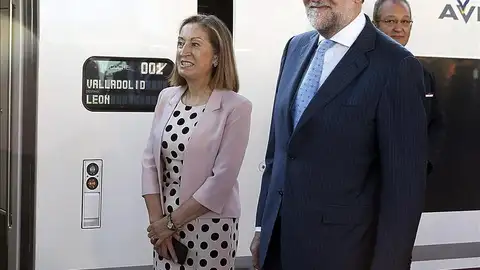 Rajoy inicia en Madrid el viaje inaugural del AVE a Palencia y León Rajoy inicia en Madrid el viaje inaugural del AVE a Palencia y León