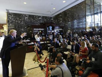 Donald Trump ofrece una rueda de prensa en Nueva York.