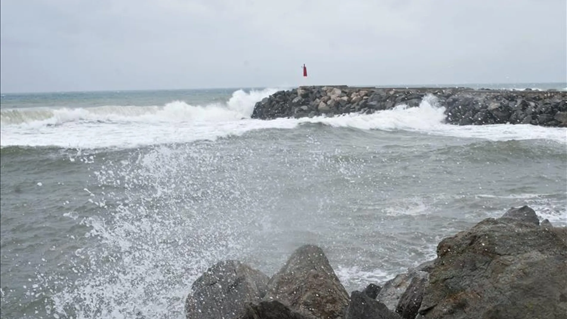 Fuerte oleaje en Girona Fuerte oleaje en Girona