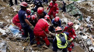 Los equipos de rescate han paralizado la búsqueda debido a las malas condiciones del terreno