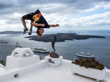Free jumping en Santorini