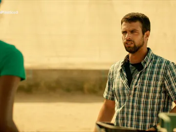 Lucas y Fara en Mar de Plástico Lucas y Fara en Mar de Plástico