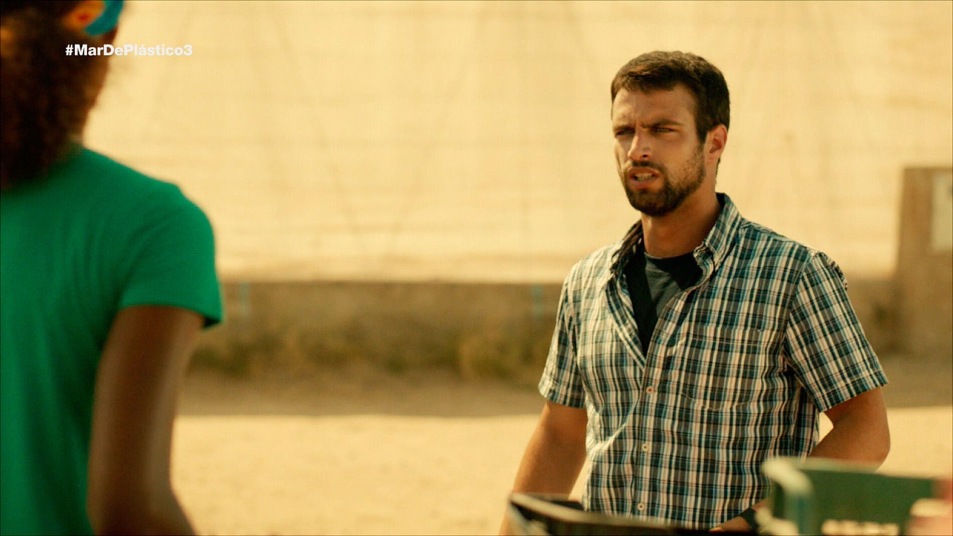 Lucas y Fara en Mar de Pl&aacute;stico