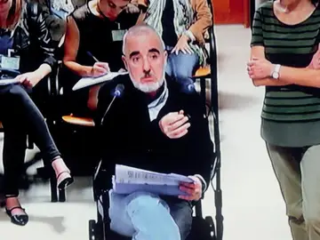 Alfonso Basterra, en una sesión del juicio por la muerte de su hija Asunta, Alfonso Basterra, en una sesión del juicio por la muerte de su hija Asunta,