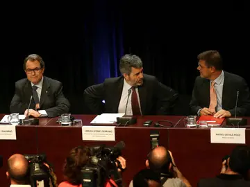 El presidente de la Generalitat, Artur Mas (c), el presidente del Tribunal Supremo, Carlos Lesmes (2d), el ministro de Justicia, Rafael Catalá El presidente de la Generalitat, Artur Mas (c), el presidente del Tribunal Supremo, Carlos Lesmes (2d), el ministro de Justicia, Rafael Catalá