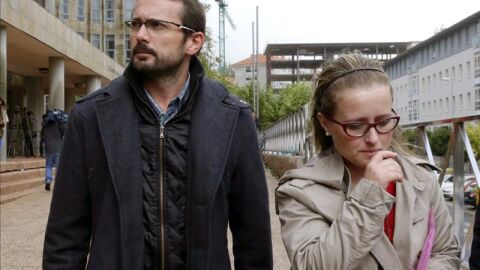 Padres de Andrea, la peque&ntilde;a aquejada de una enfermedad degenerativa incurable
