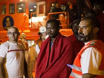Momento del rescate de los inmigrantes en Almería Momento del rescate de los inmigrantes en Almería