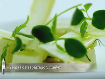 Dos yemas espárrago y huevo Dos yemas espárrago y huevo
