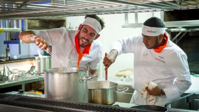 Marcel toma las riendas de la cocina cuando Oriol pierde los nervios