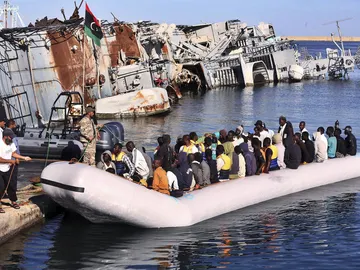 Embarcación de inmigrantes Embarcación de inmigrantes