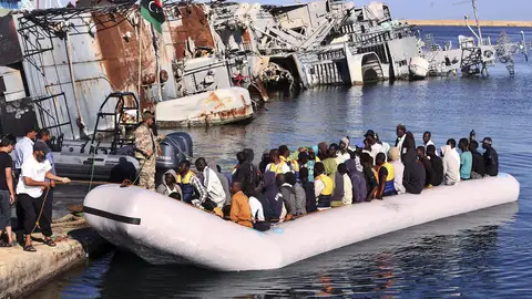 Embarcación de inmigrantes Embarcación de inmigrantes