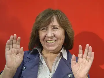 Svetlana Alexijevich, Nobel de Literatura 2015. Svetlana Alexijevich, Nobel de Literatura 2015.