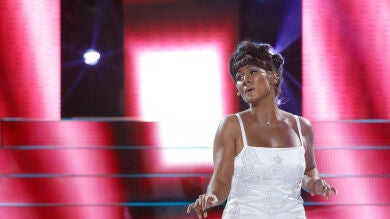 Rosa López ya emocionó al jurado imitando a Dionne Warwick en 'Tu cara me suena'