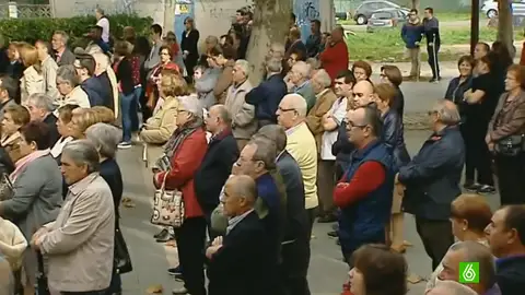 Cientos de personas acuden al homenaje de las víctimas del accidente del rally de A Coruña Cientos de personas acuden al homenaje de las víctimas del accidente del rally de A Coruña
