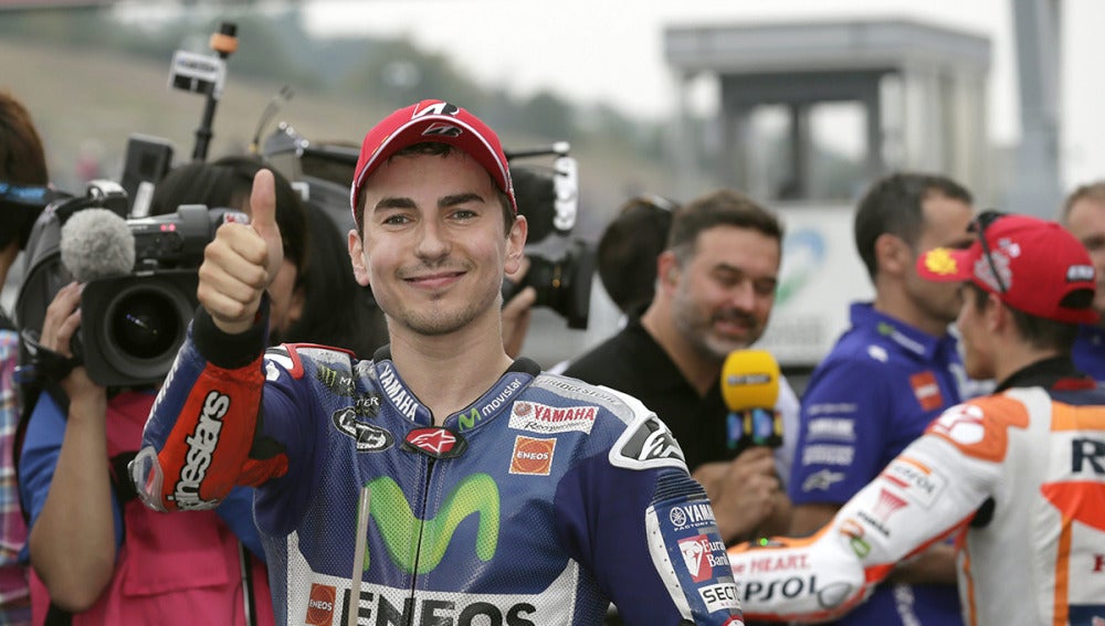 Jorge Lorenzo celebra su pole en Motegi