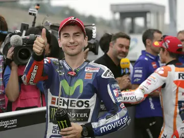 Jorge Lorenzo celebra su pole en Motegi Jorge Lorenzo celebra su pole en Motegi