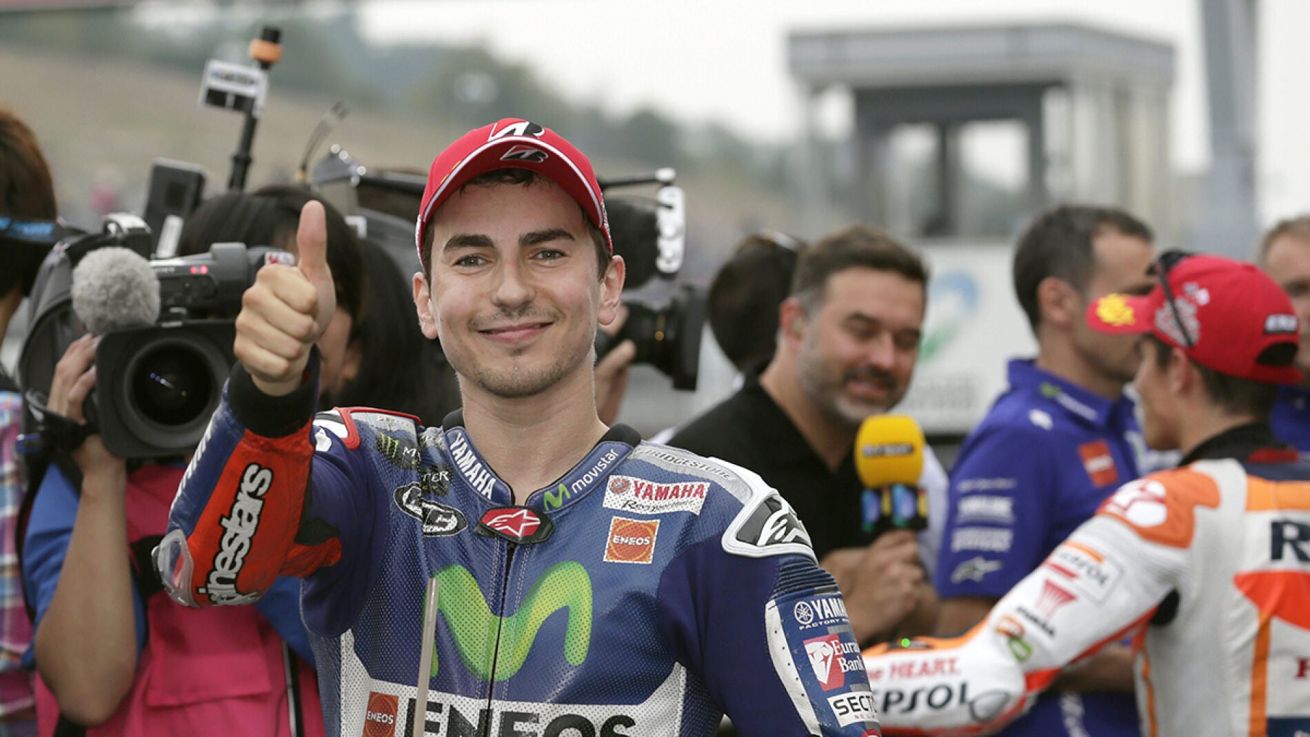 Jorge Lorenzo celebra su pole en Motegi