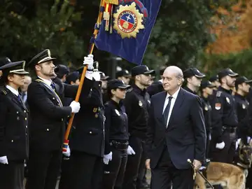 El ministro del Interior, Jorge Fernández Díaz, pasa revista El ministro del Interior, Jorge Fernández Díaz, pasa revista
