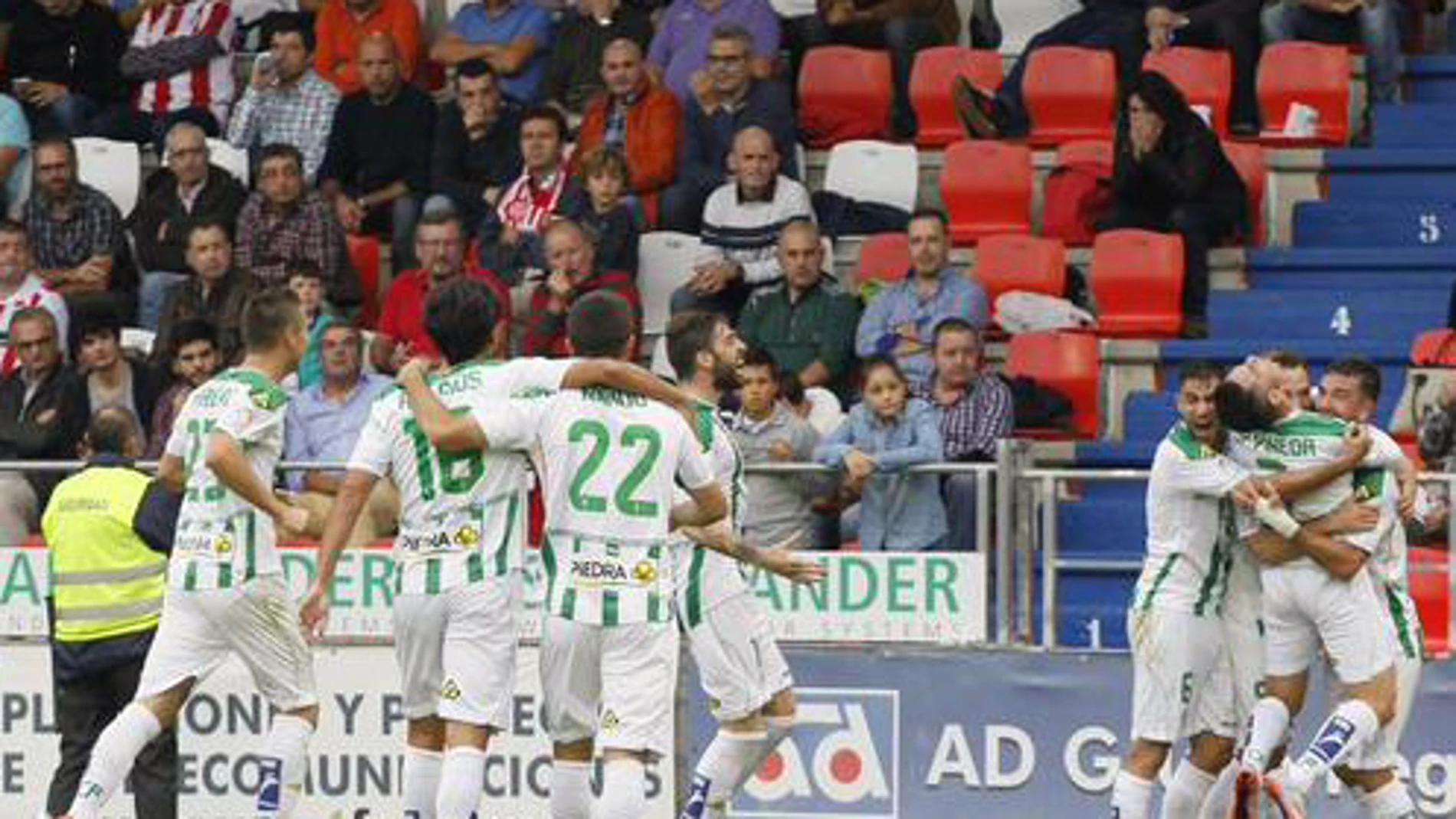 Los jugadores del Córdoba celebran su victoria Los jugadores del Córdoba celebran su victoria