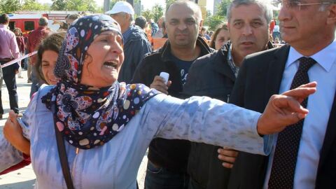 La poblaci&oacute;n reacciona tras el atentado en Ankara