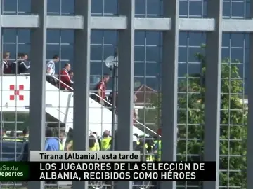 Llegada de los jugadores de Albania a Tirana Llegada de los jugadores de Albania a Tirana