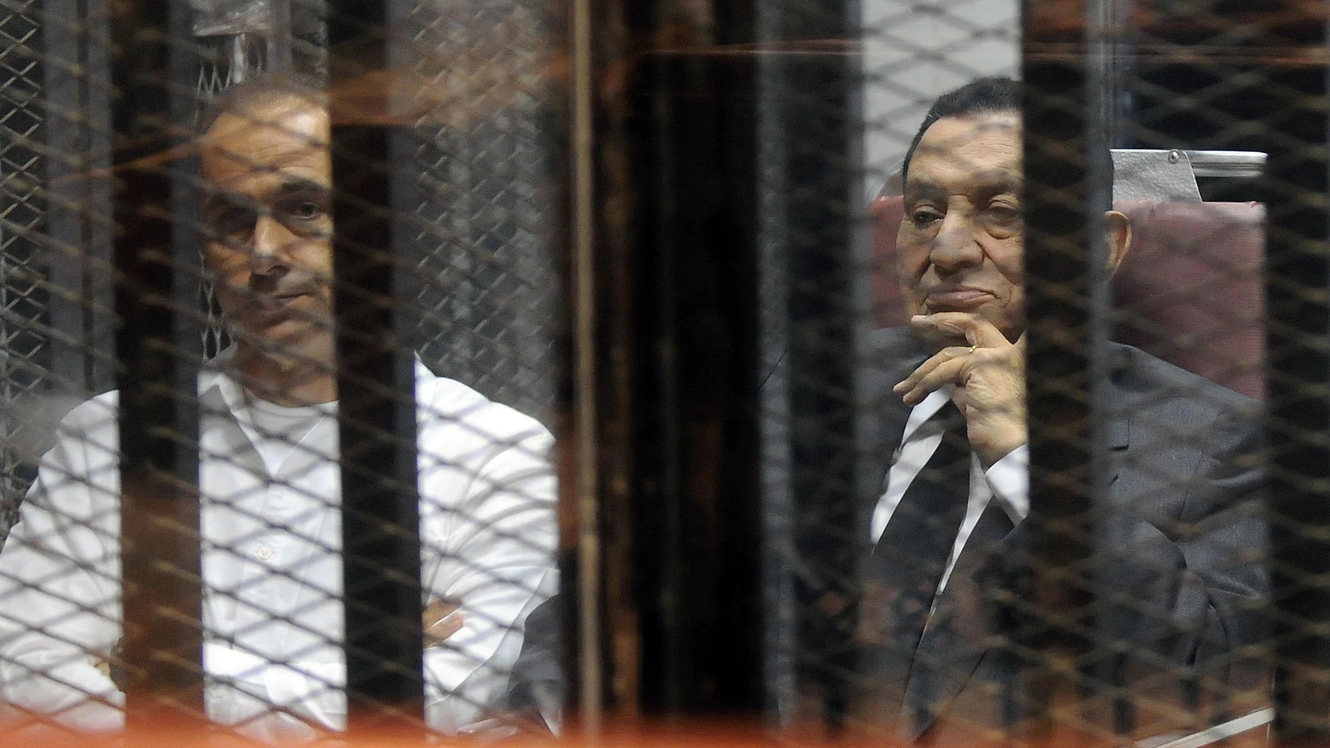 Hosni Mubarak y su hijo Gamal Hosni Mubarak y su hijo Gamal