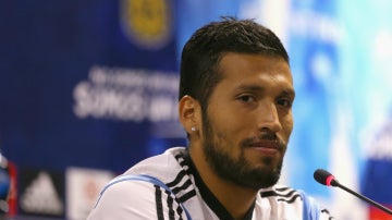 Ezequiel Garay, en rueda de prensa