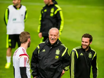 De Gea y Vicente del Bosque, en un entrenamiento de España De Gea y Vicente del Bosque, en un entrenamiento de España