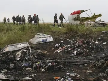 Restos del vuelo MH17 Restos del vuelo MH17