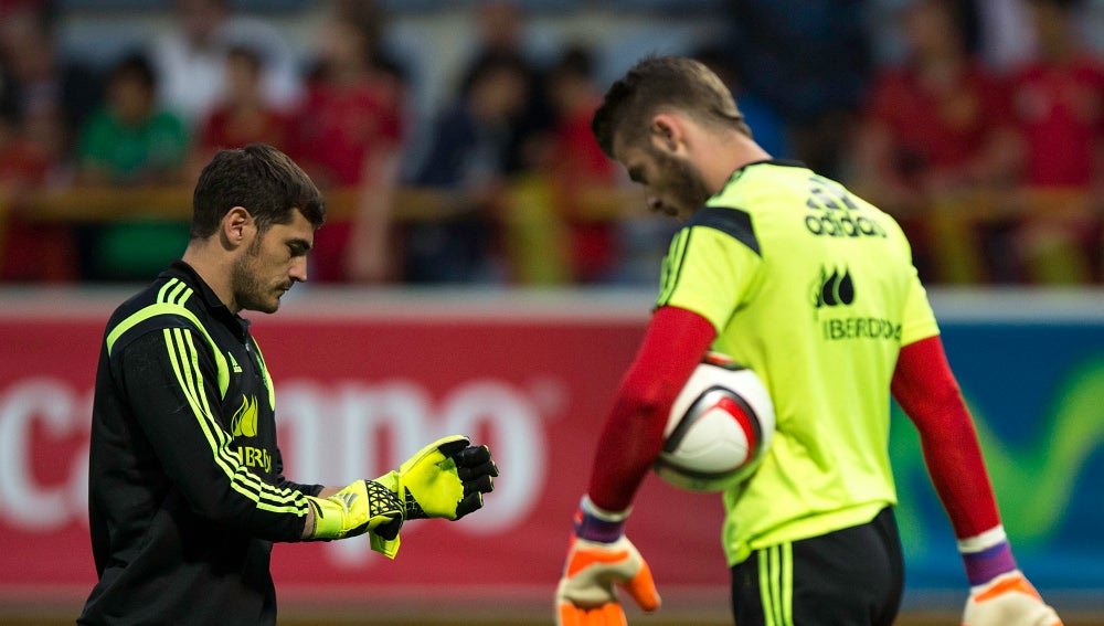 Iker Casillas y David De Gea, durante un entrenamiento de la Selección