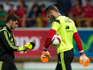 Iker Casillas y David De Gea, durante un entrenamiento de la Selección