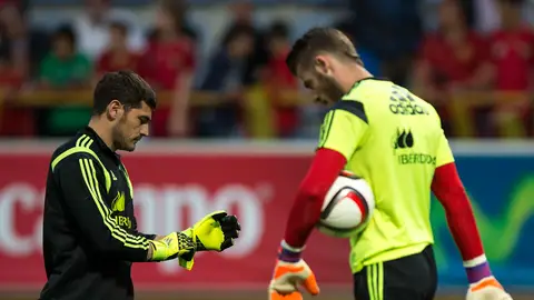 Iker Casillas y David De Gea, durante un entrenamiento de la Selección Iker Casillas y David De Gea, durante un entrenamiento de la Selección