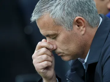 José Mourinho se lamenta durante un partido del Chelsea José Mourinho se lamenta durante un partido del Chelsea