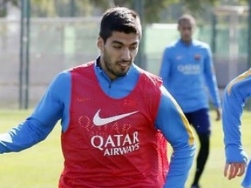 Luis Suárez se entrena con el Barcelona