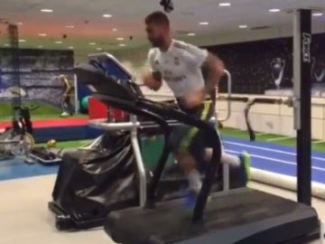 Sergio Ramos, en el gimnasio de Valdebebas