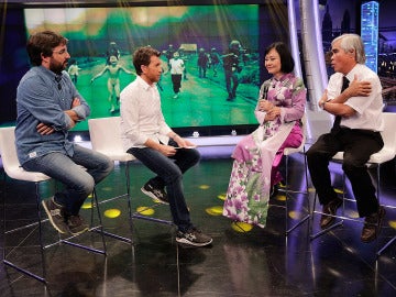 Kim Phúc y Nick Ut con Jordi Évole y Pablo Motos en El Hormiguero 3.0