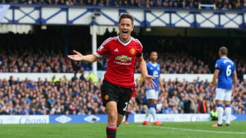 Ander Herrera celebra un gol con el Manchester United