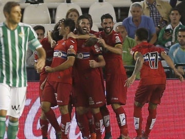 Los jugadores del Espanyol celebran un gol ante el Betis