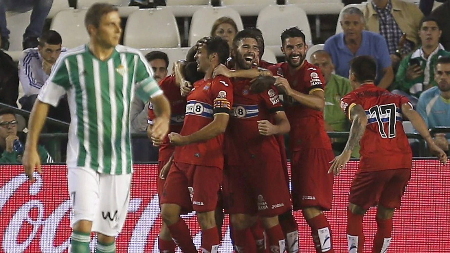 Los jugadores del Espanyol celebran un gol ante el Betis Los jugadores del Espanyol celebran un gol ante el Betis