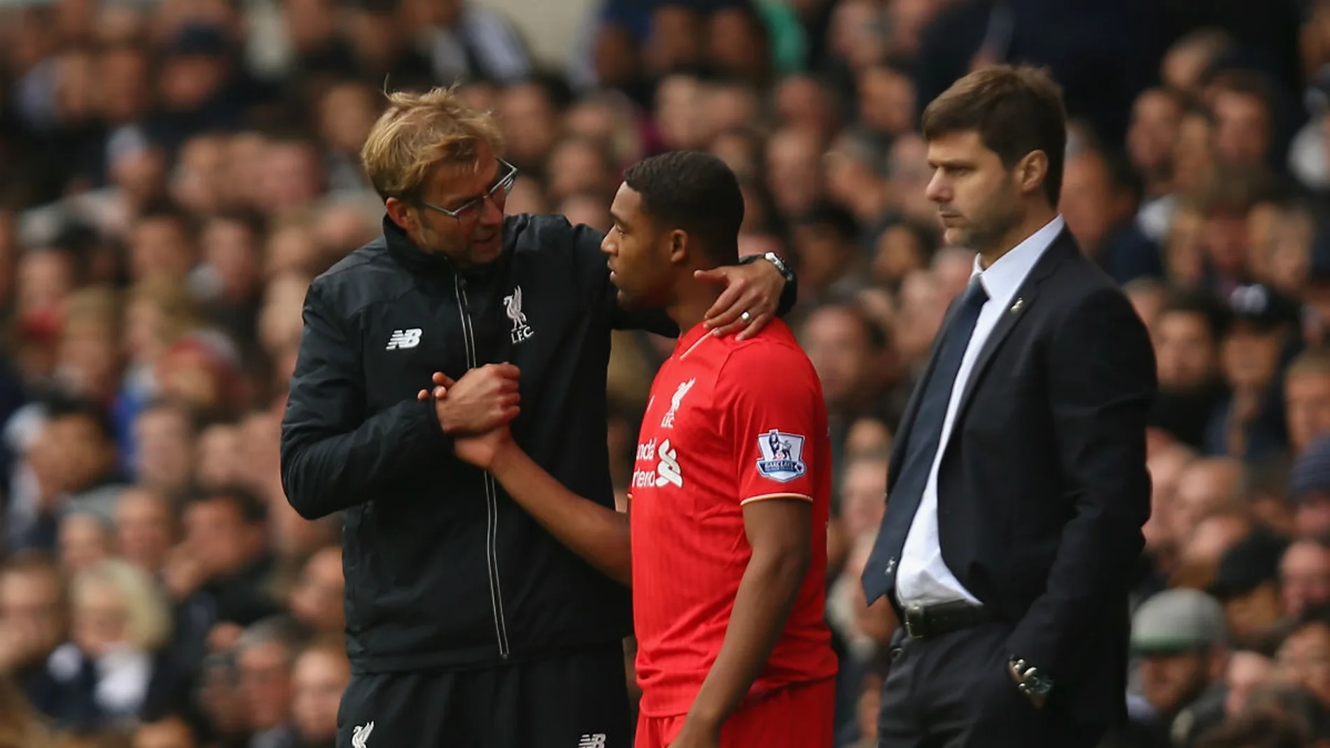 Jurgen Klopp da instrucciones a Jordon Ibe Jurgen Klopp da instrucciones a Jordon Ibe