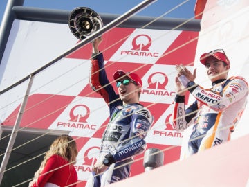 Lorenzo y Márquez, en el podio