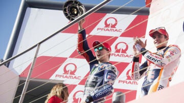 Lorenzo y Márquez, en el podio