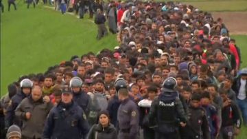 Croacia abre un paso fronterizo para permitir entrada a miles de refugiados