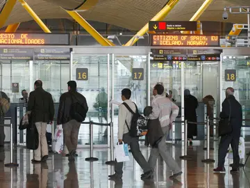 Control de seguridad en Barajas Control de seguridad en Barajas