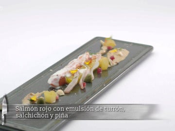 Salmón rojo con emulsión de turrón, salchichón y piña