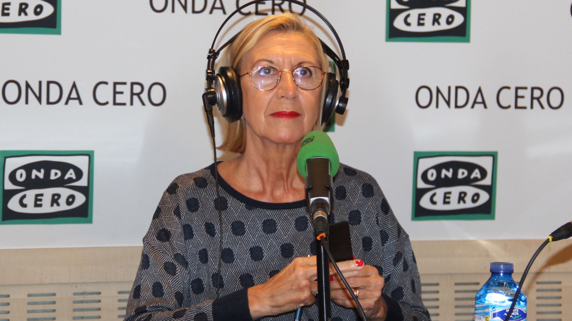 Rosa D&iacute;ez, fundadora de UPyD, durante una entrevista en Onda Cero