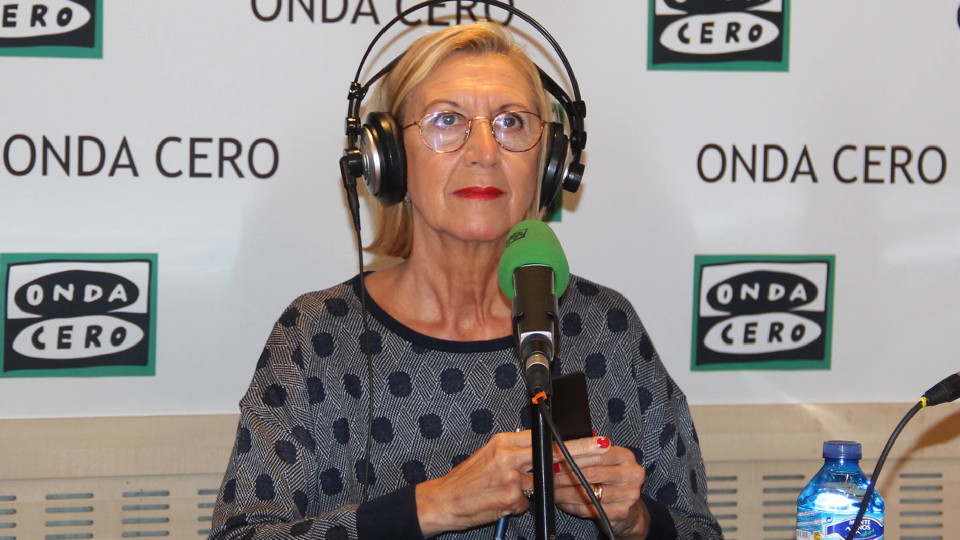 Rosa Díez, fundadora de UPyD, durante una entrevista en Onda Cero Rosa Díez, fundadora de UPyD, durante una entrevista en Onda Cero
