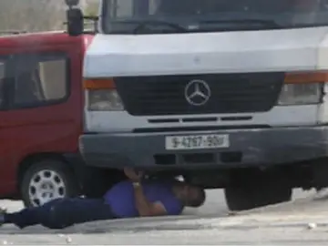 Un colono israelí atropellado por un camión Un colono israelí atropellado por un camión