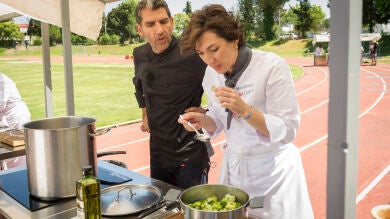 Montse cuece la pasta de último y Maripaz no se fia con Oriol